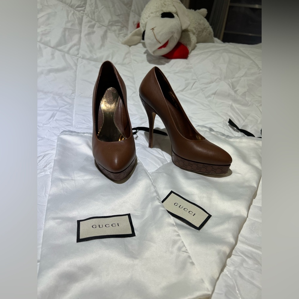 Gucci Guccissima leather pumps